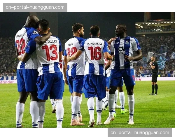 巴黎FC半场3-1领先摩纳哥,伊科内双响因莫比莱破门 巴黎FC半场3-1领先摩纳哥,伊科内双响因莫比莱破门